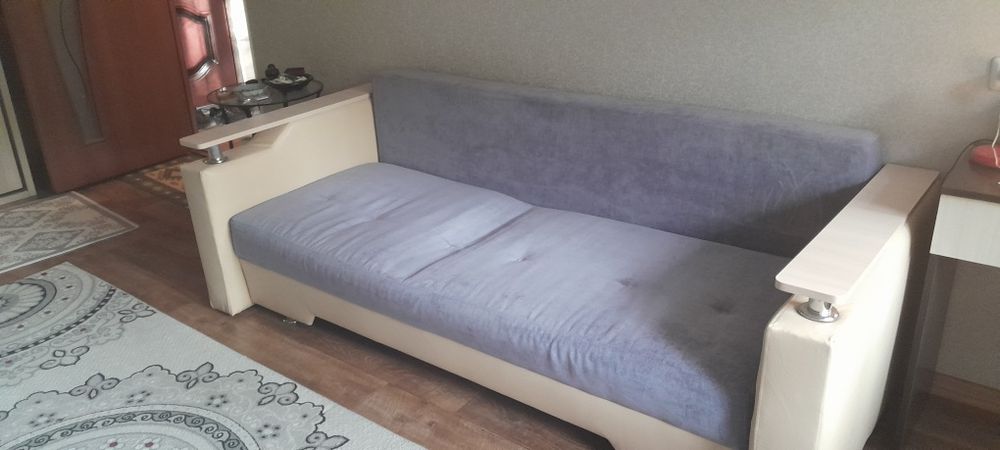 Продам диван .(б/у). Вацап  15000 тг.
