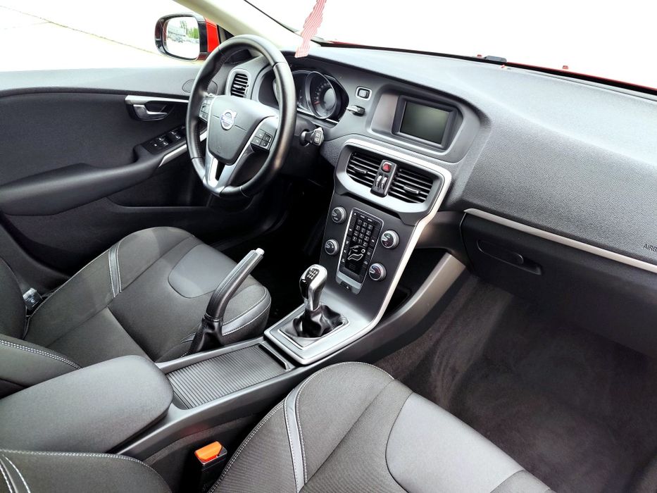 VOLVO V40 2015 — imagine 5