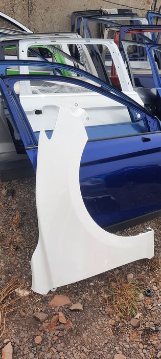 Преден десен калник за мазда две 2017г  2020