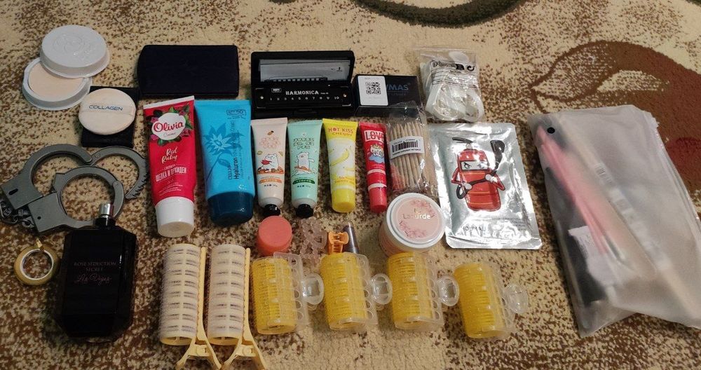 Парик,  волосы, ногти разбираю гардероб