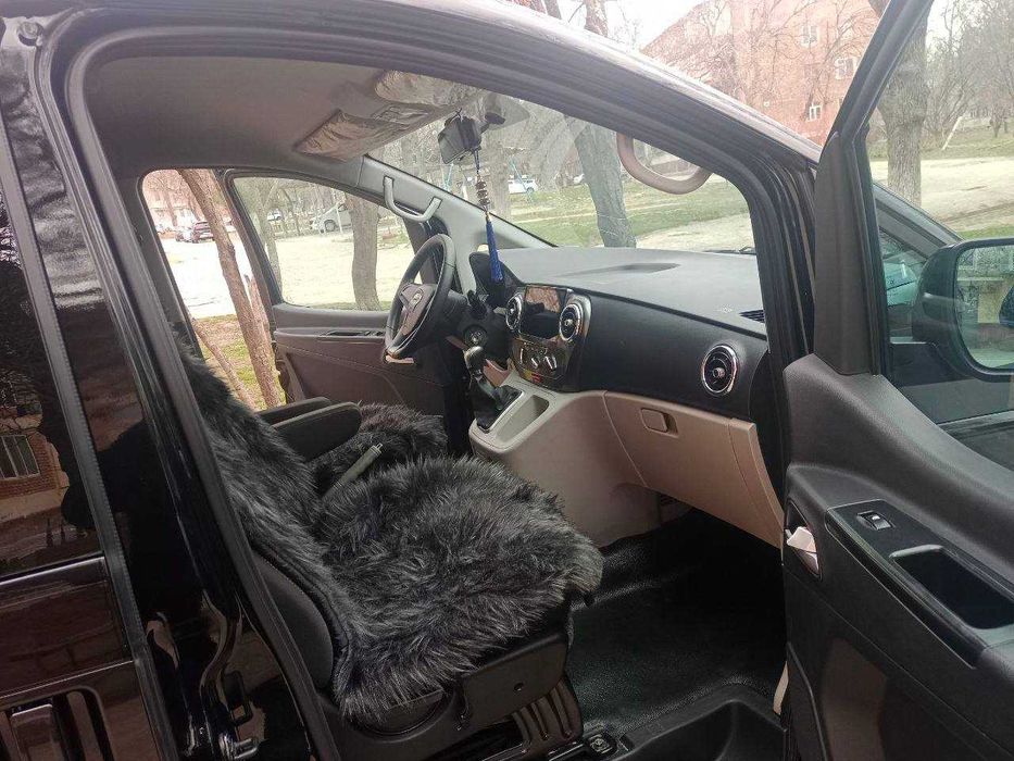 Автомобиль Jac M3