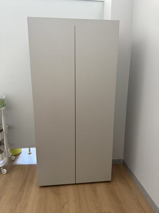 Сиви шкафове от MDF