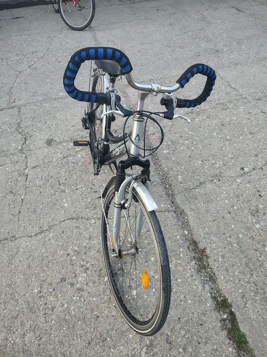 Bicicleta dama Active Trekking cadru aluminiu.Roti 28. Furca amortizor