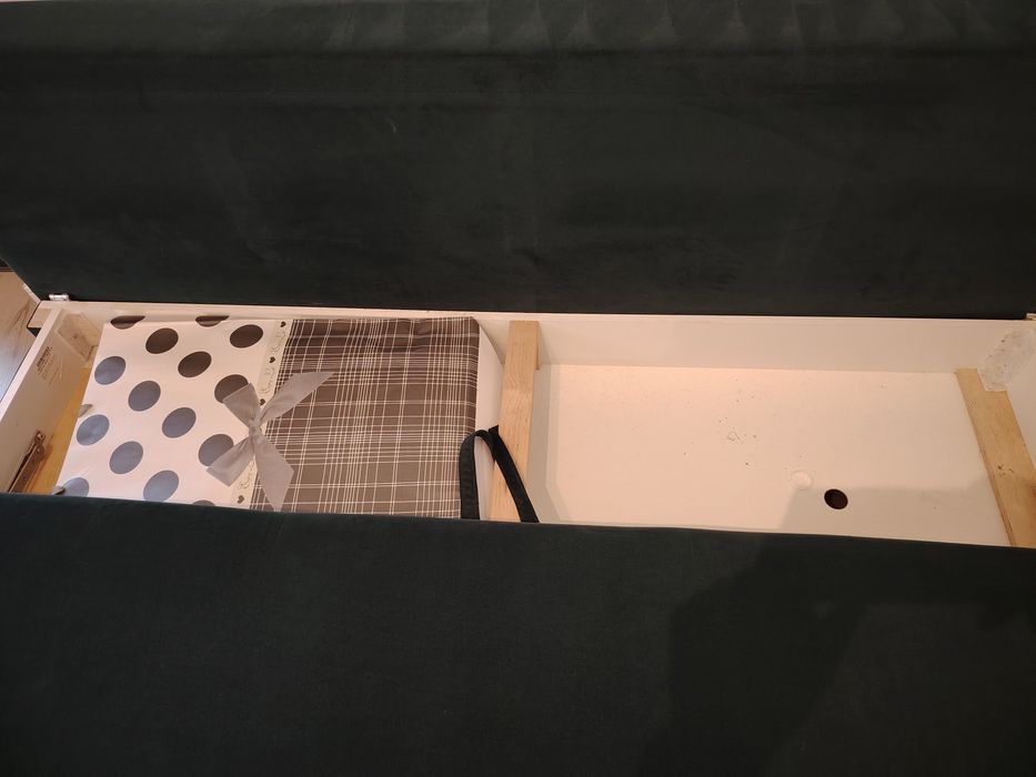 3 piese canapea 3 pers extensibila , canapea 2 pers si fotoliu 1 pers