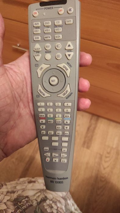 Ресивер Harman/Kardon AVR130.
