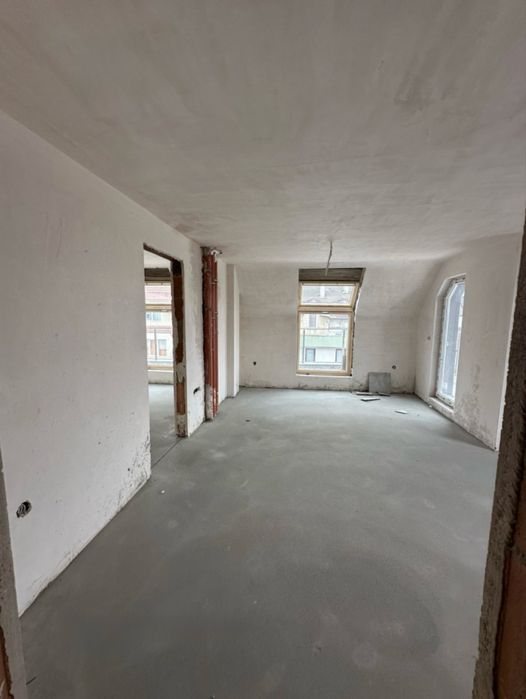 Продава се Тристаен апартамент в Варна, Автогара - 110 кв.м за 1819 €/кв.м - Снимка #2