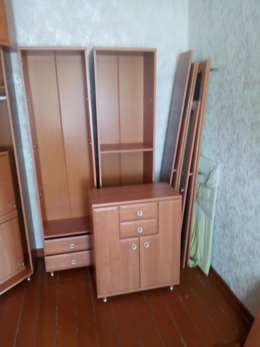 Продам угловой шкаф