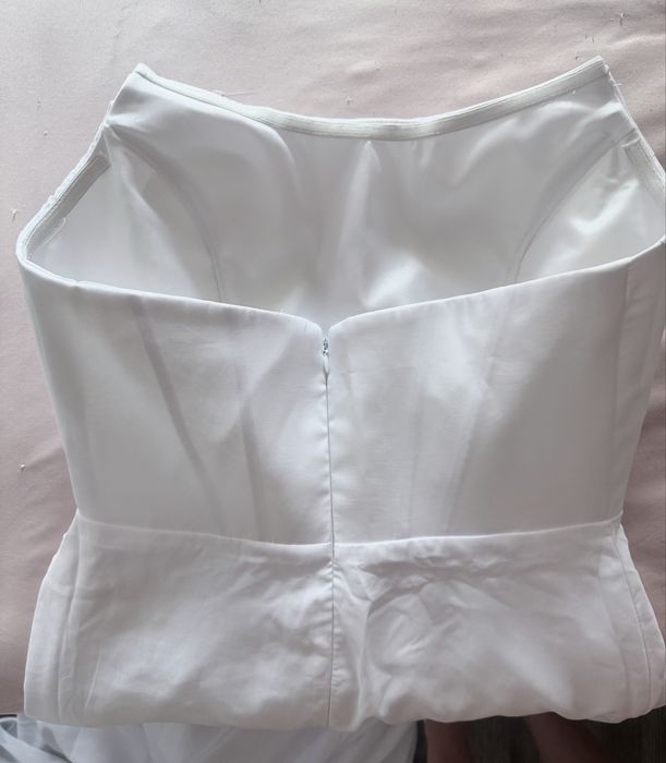 ЧИСТО НОВА Булчинска рокля - размер М.