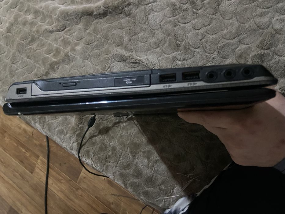 Продам ноудбук на запчасти