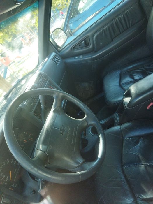 Продам шевролет блейзер американец чистый