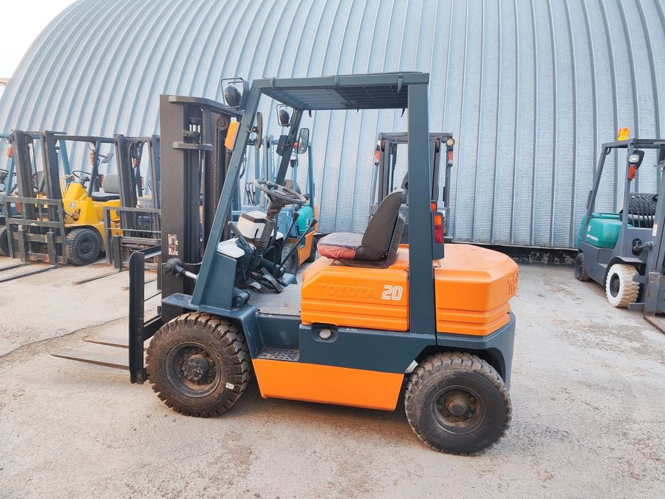 Продам вилочный погрузчик. Кара