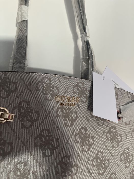 Geanta de umăr Guess