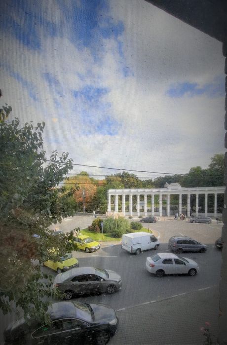 Închiriez apartament cu 2 camere