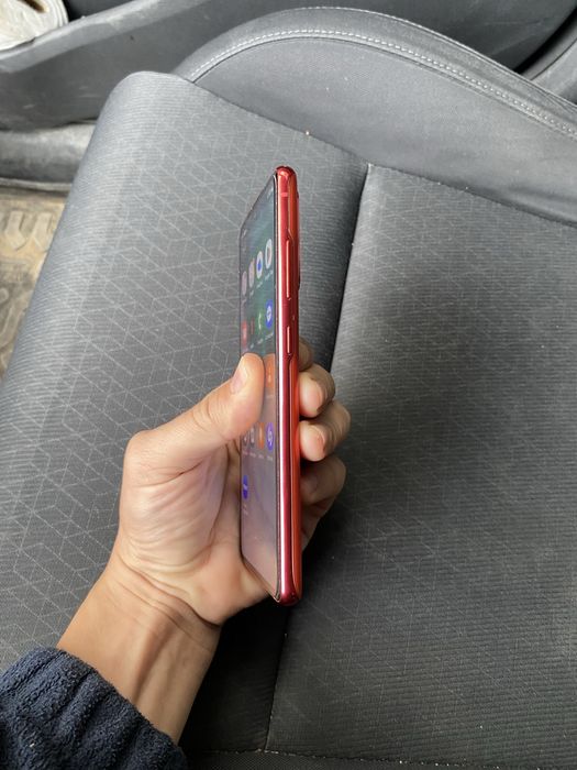 Samsung S20FE 128гб идеальное состояние
