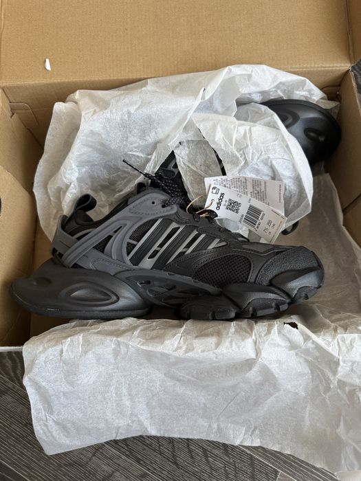 Кроссовки adidas