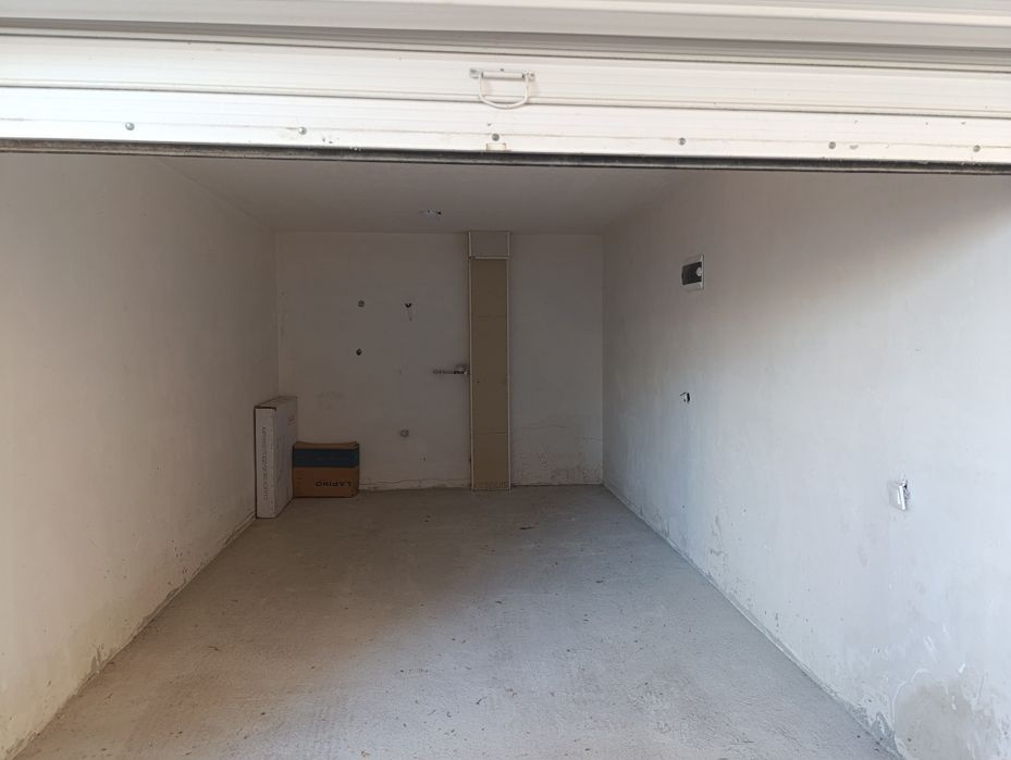 Отдавам надземен гараж в кв.Самарa3