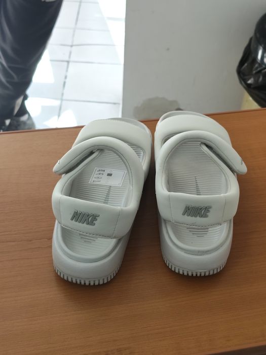 Vind Sandale Nike 35,5