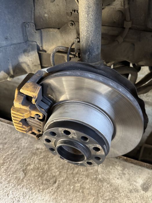 Dezmembrez bme 320d / bmw seria 3 e90 nfl / piese bmw