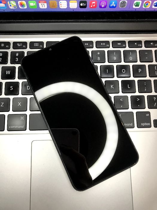 Телефон Xiaomi Redmi 8