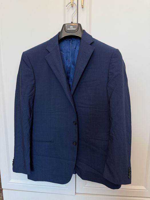 Продам костюмы Италия Corneliani