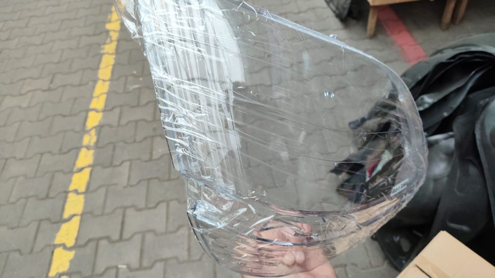 Стекло фара  лексус RX 300