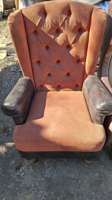 Продаються большие кресла