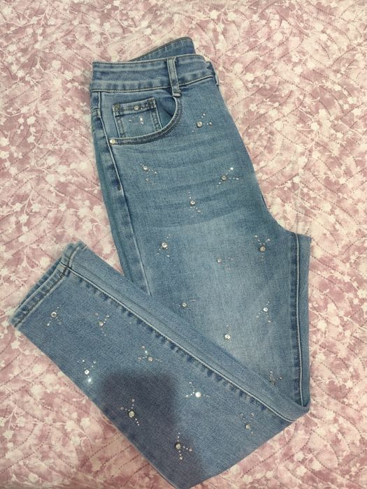 Дънки с камъчета