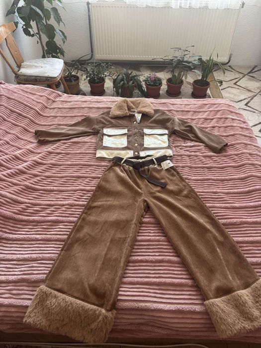 Дамски костюм М размер