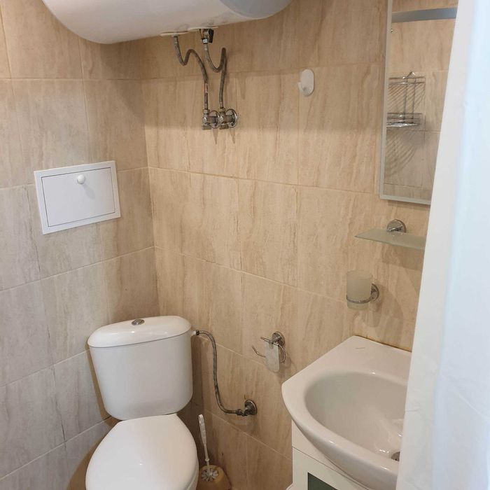 Дава се под наем Едностаен апартамент в Бургас, Център - 26 кв.м за 200 € - Снимка #1