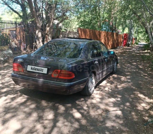 Продам мерседес 210