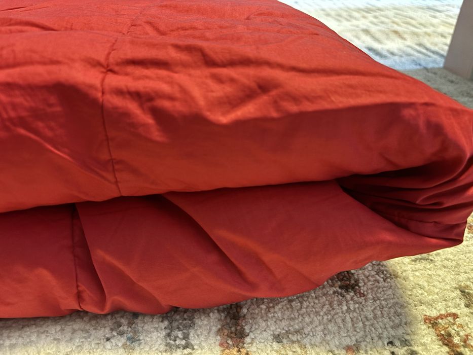 Продавам топла олекотена завивка с пълнеж от гъши пух 180 х 135 см