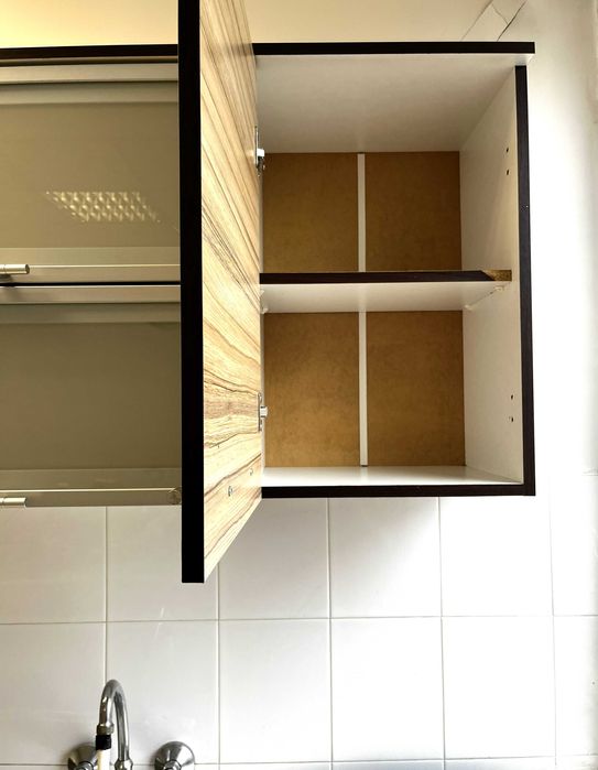 Кухненски шкафове горни и долни с мивка алпака