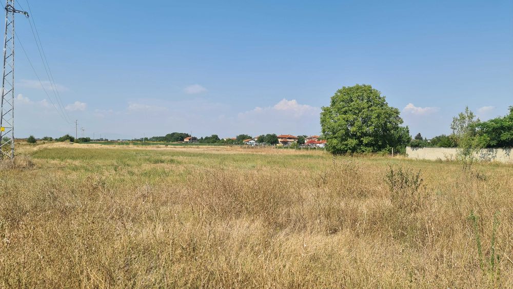 Продавам парцел 2086 м2 с УПИ !