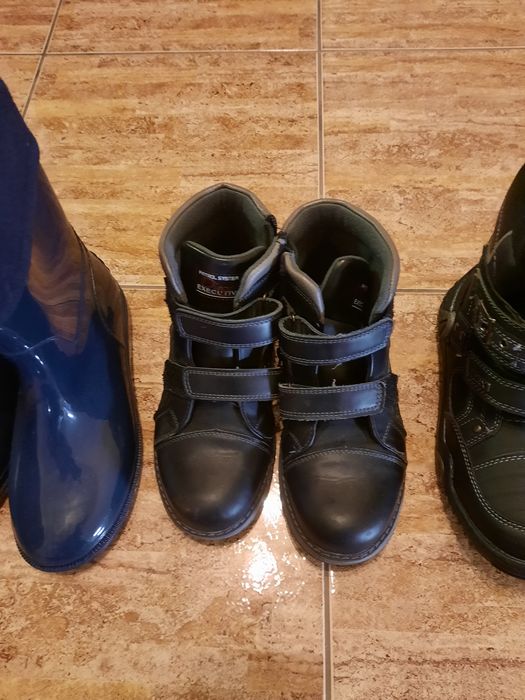 Lot încălțăminte măsură 36, majoritatea noi