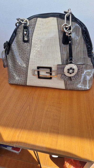 Geanta dama GUESS