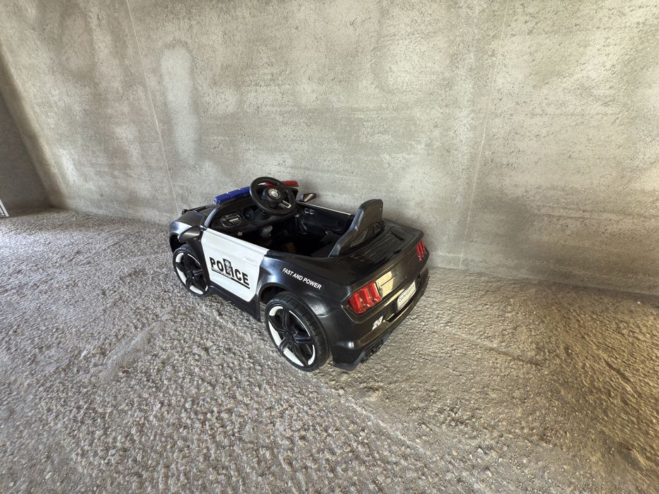 Vand masina de politie electrica copii 2-6 ani