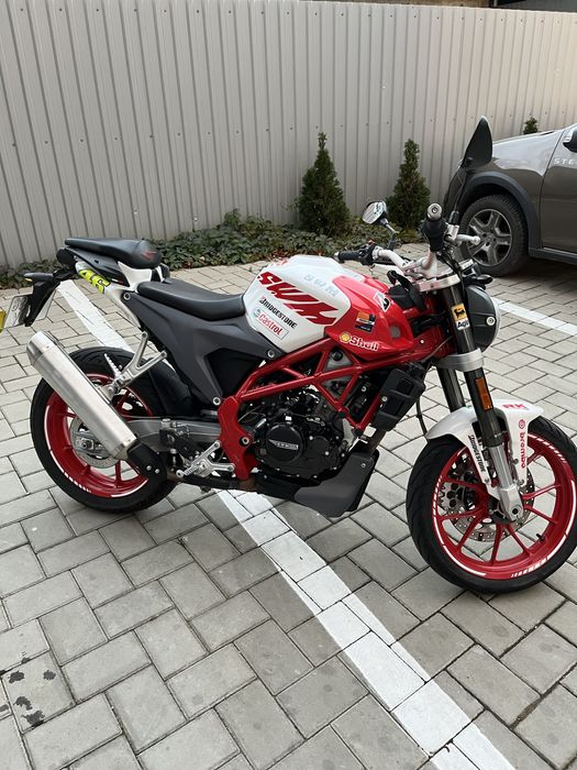 Motocicleta SWM Varez 125 A1