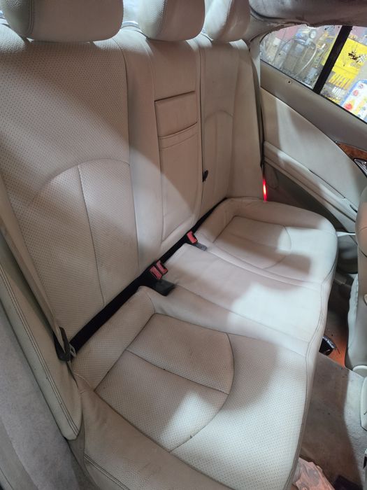 Салон Мерцедес W211 седан кожен бежов Mercedes E class w211 седалки