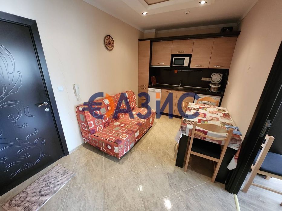 Продава се Двустаен апартамент в к.к. Слънчев бряг - 51 кв.м за 1216 €/кв.м - Снимка #3