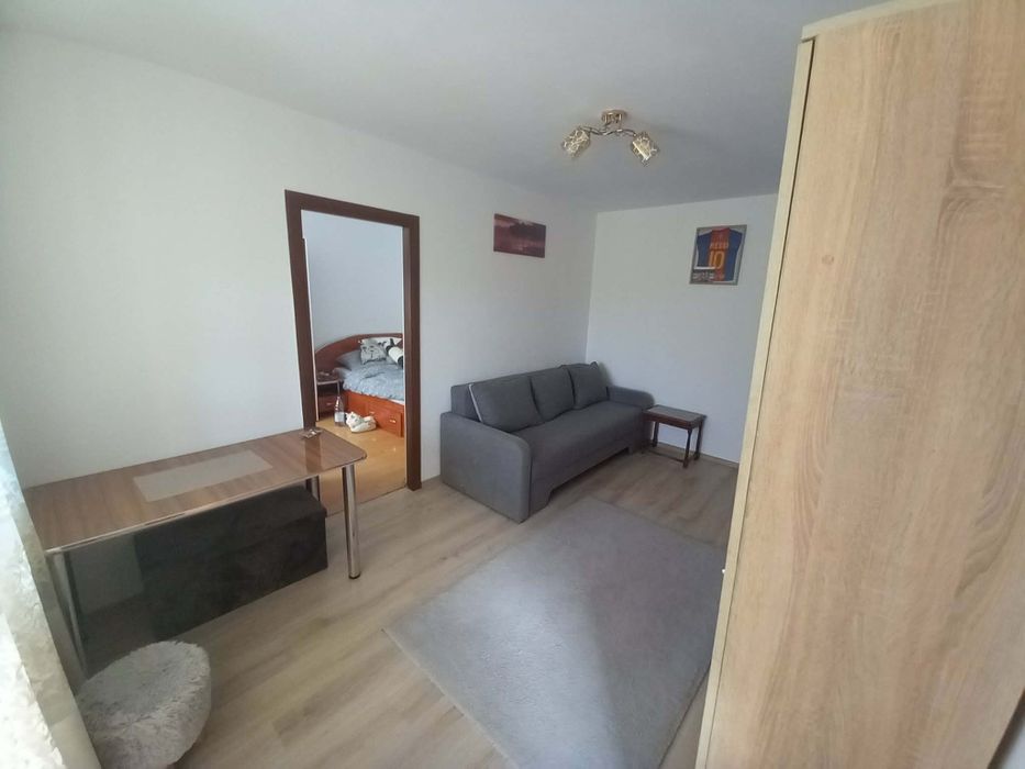Închiriez apartament 2 camere , Trivale