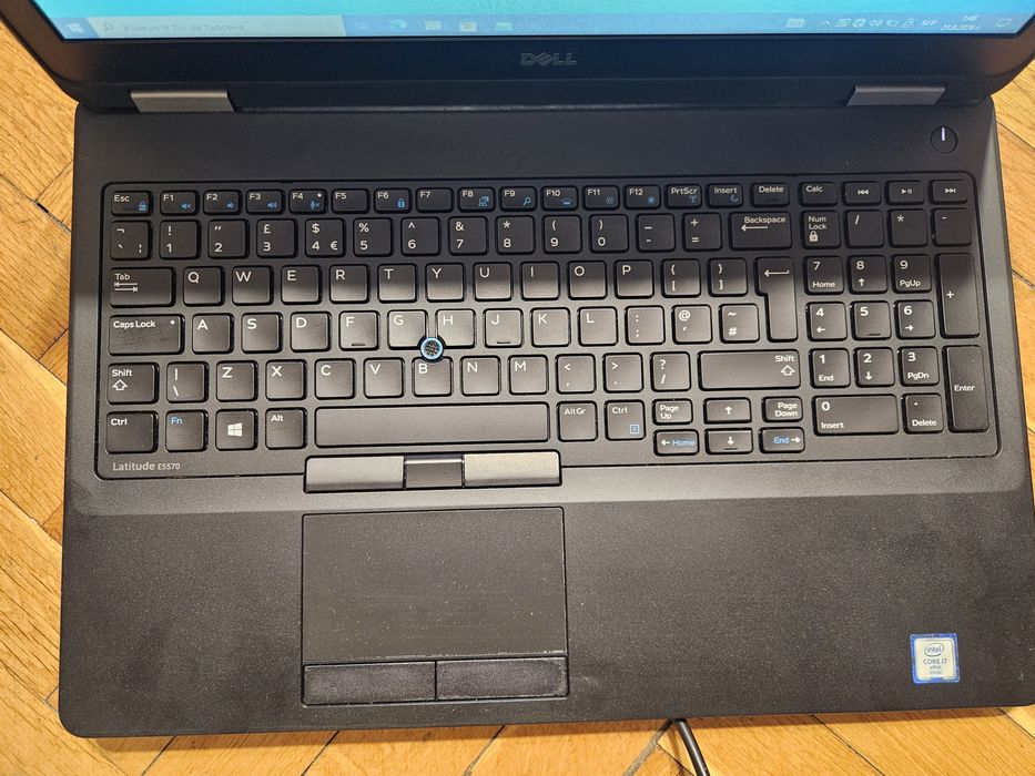 Лаптоп Dell 15.6" – Intel Core i7 / 16GB RAM / SSD / AMD Radeon