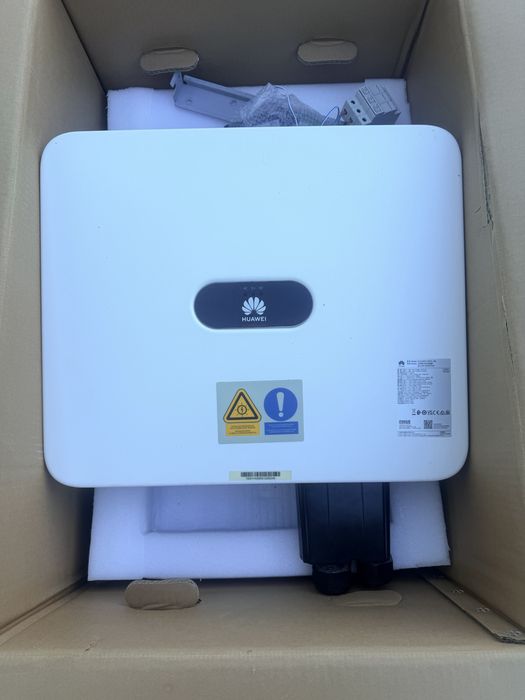 Vand invertor trifazic huawei