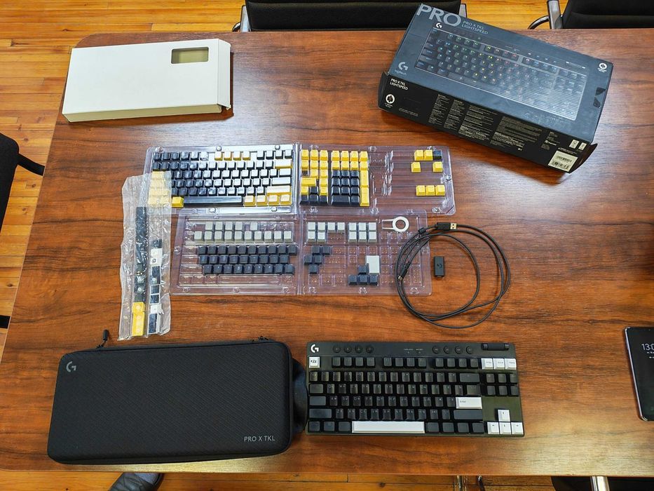 Logitech PRO X TKL LIGHTSPEED klaviatura