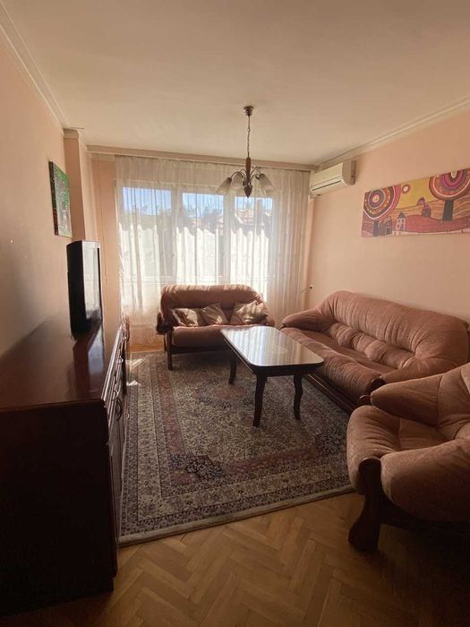 Дава се под наем Тристаен апартамент в София, Център - 75 кв.м за 612 € - Снимка #2