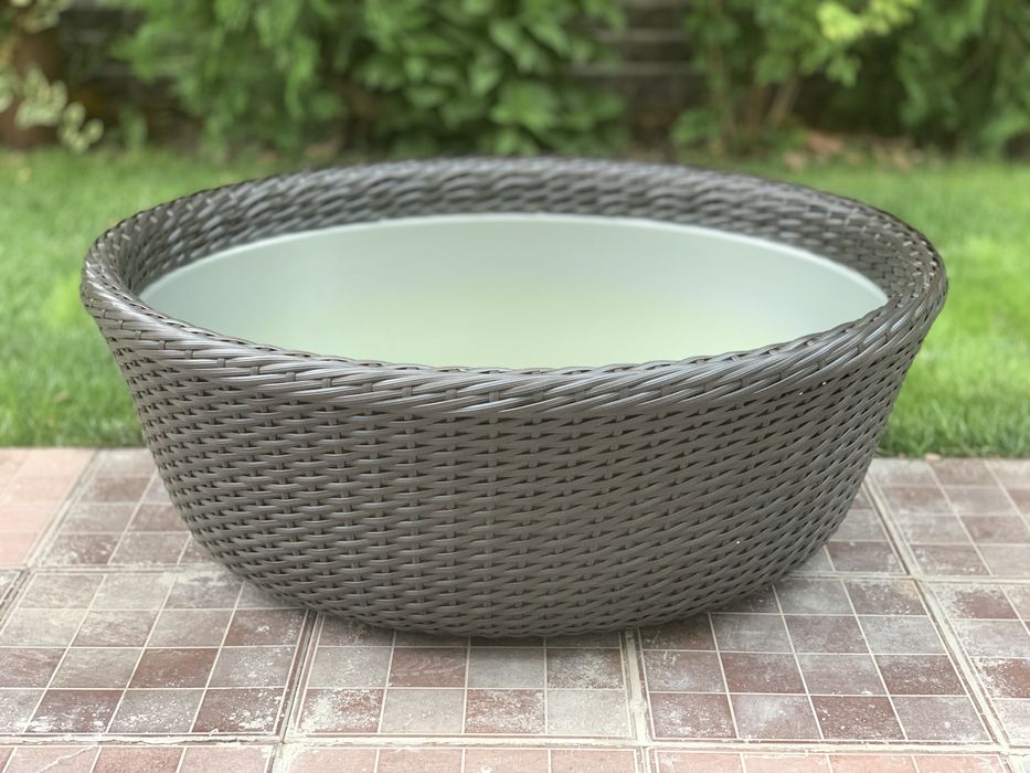 Плетеные кашпо из ротанга