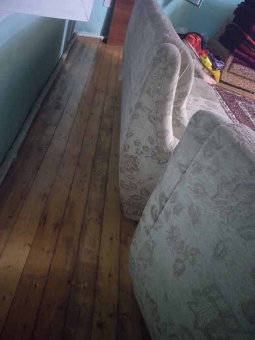 Продаю диван с раскладушкой и двумя креслами