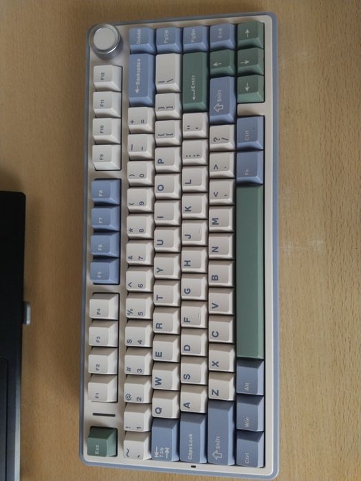 Продаётся AULA F75