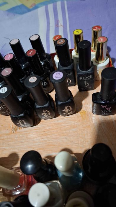 Гель-лак для ногтей б/у