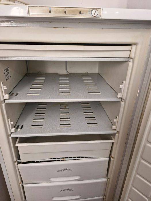 Холодильник плюс морозильник "Бирюса"