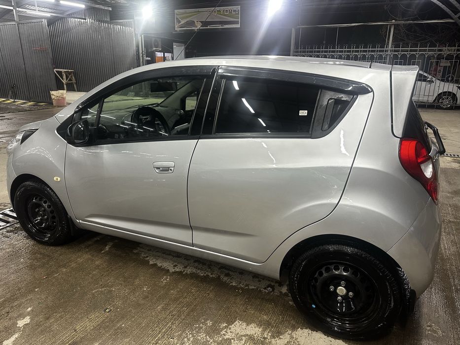 Продается спарк срочно 2016 йил бензин